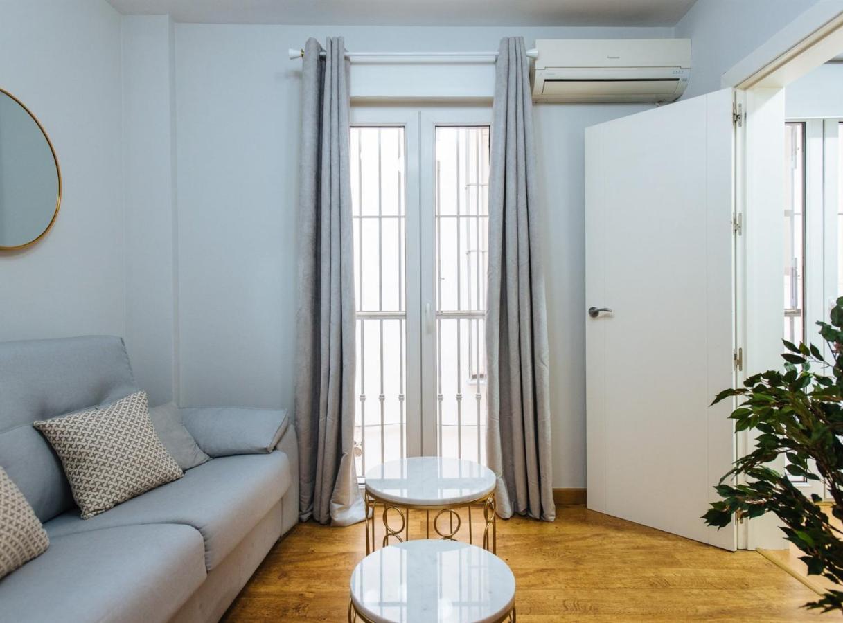 Feijoo Suite Apartment Séville Extérieur photo